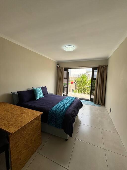Penguins Cove Coastal Haven Apartment-bloubergstrand Apartment