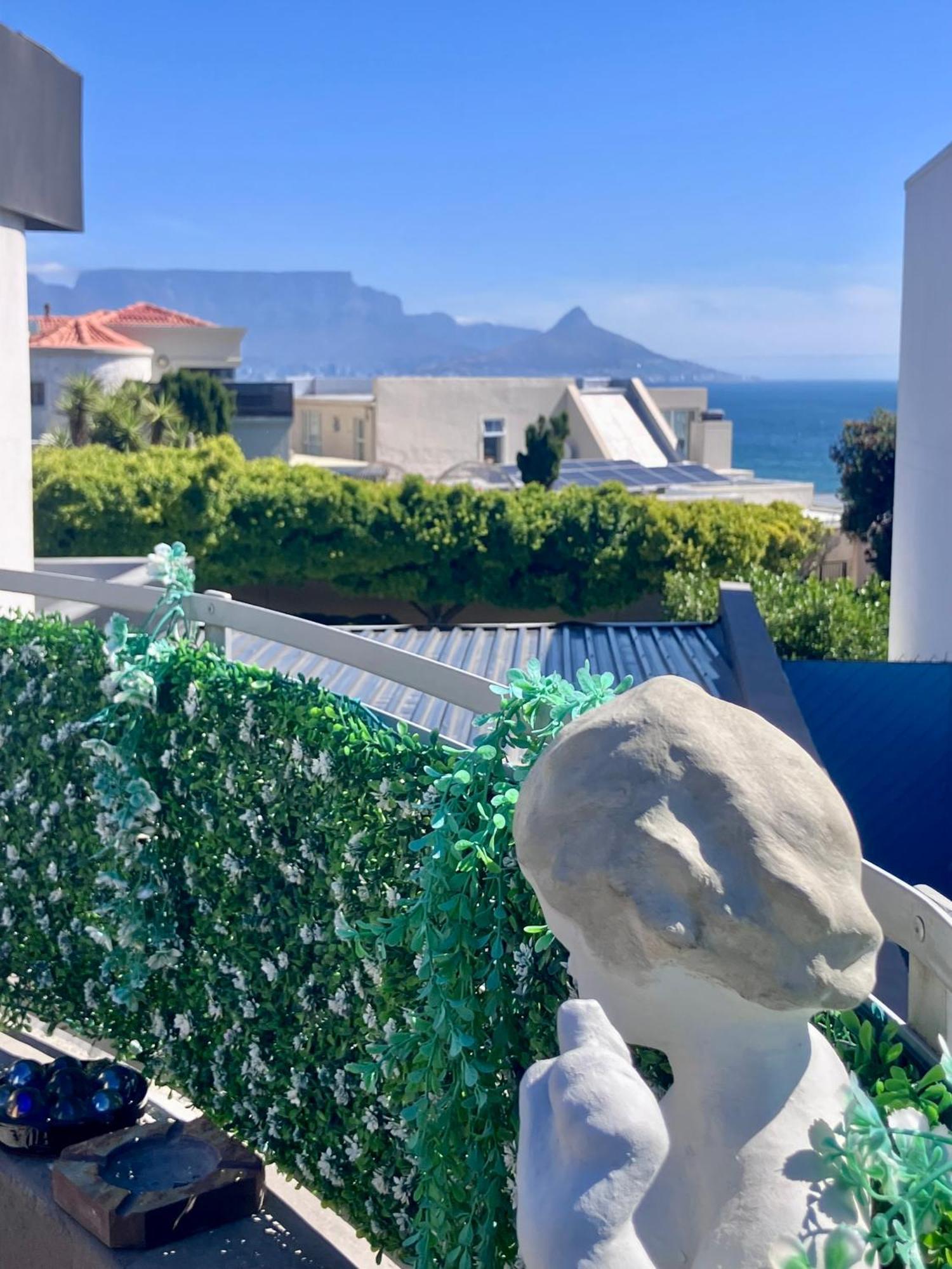 Penguins Cove Coastal Haven Apartment-bloubergstrand